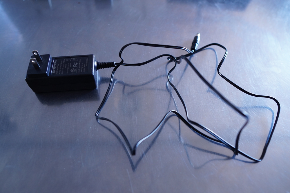 コーヒークーラーの電源アダプター